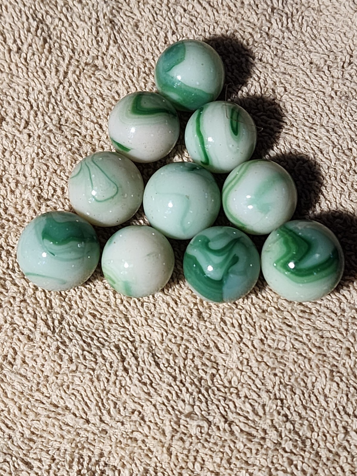 10 UV REACTIVE JABO HARD TO FIND FENTON GLASS 3/4" MARBLES $19.99 POSTPAID. A