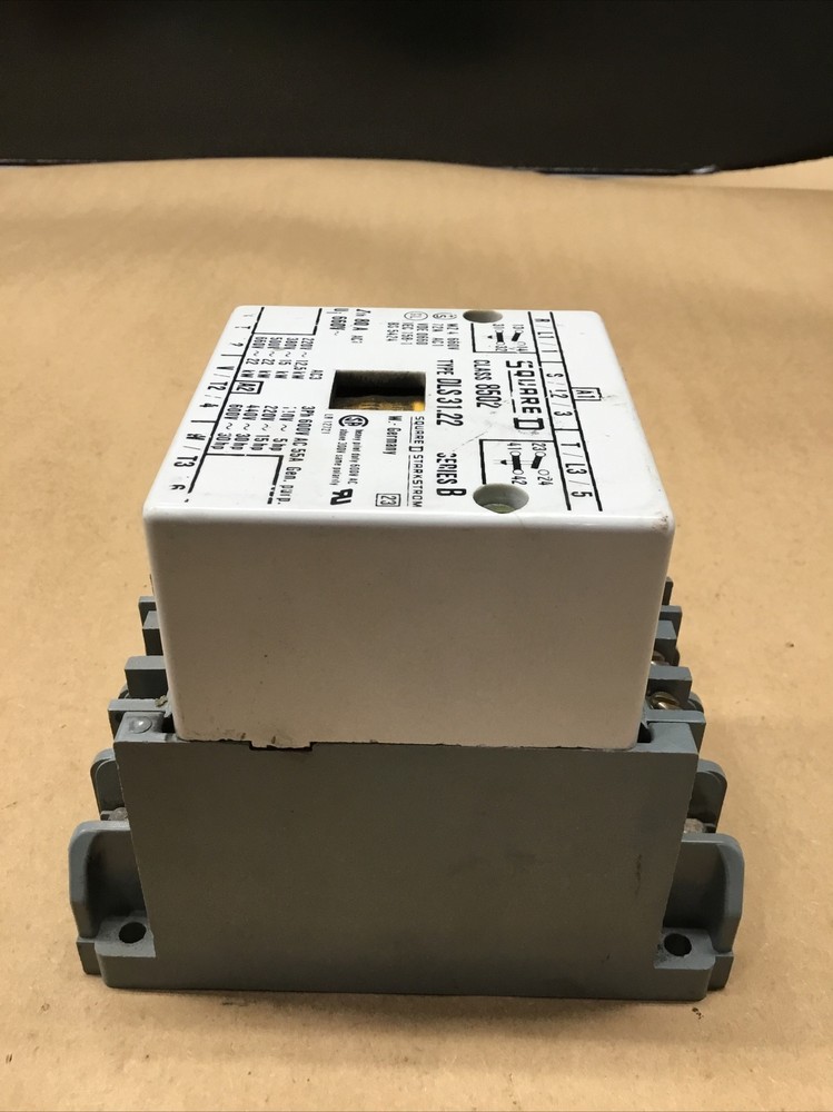 Square D Contactor Type:DLS31.22 Class:8502 Ser:B #704B82PR3
