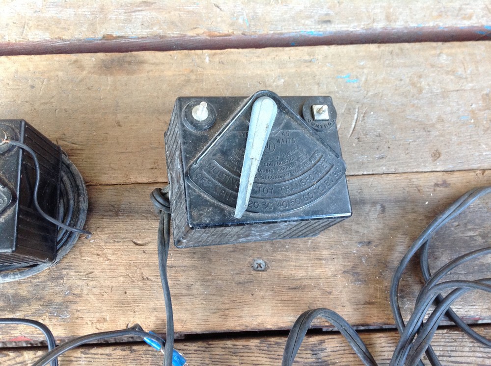 2 Lionel Postwar O Scale Multi-Volt Transformer Type 1015