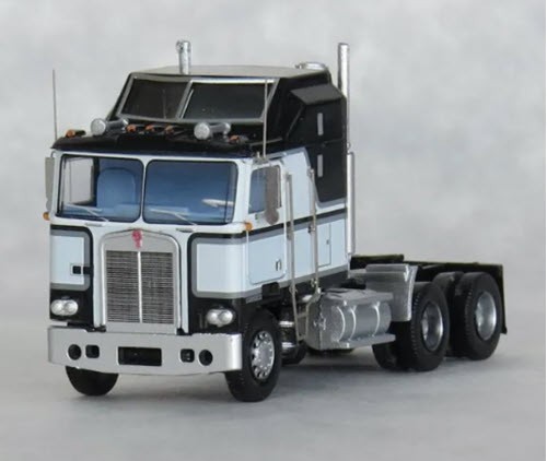 TRAINWORX (N) 41065 KENWORTH K100 AERODYNE POTOMAC BLACK & WHITE