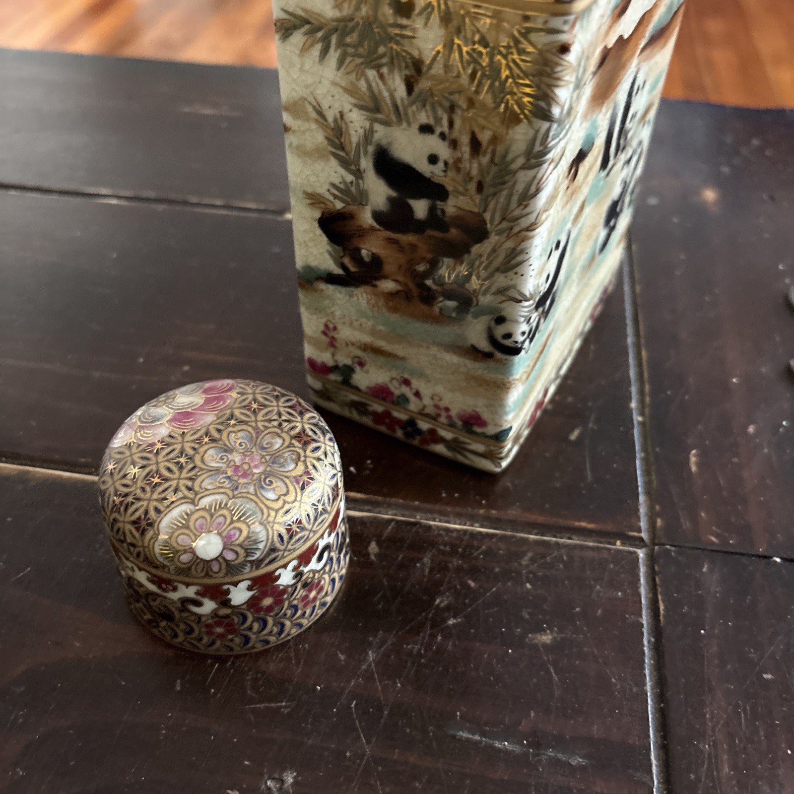 Asian Tea Jar With Cup Multi Color /Gold Pandas Rare 1971 in Excellent Condition