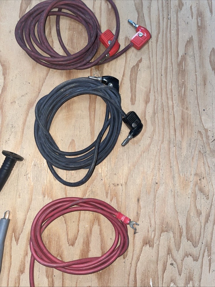 (2) Tektronics Leads, (3) Bannana Leads & Misc Tips
