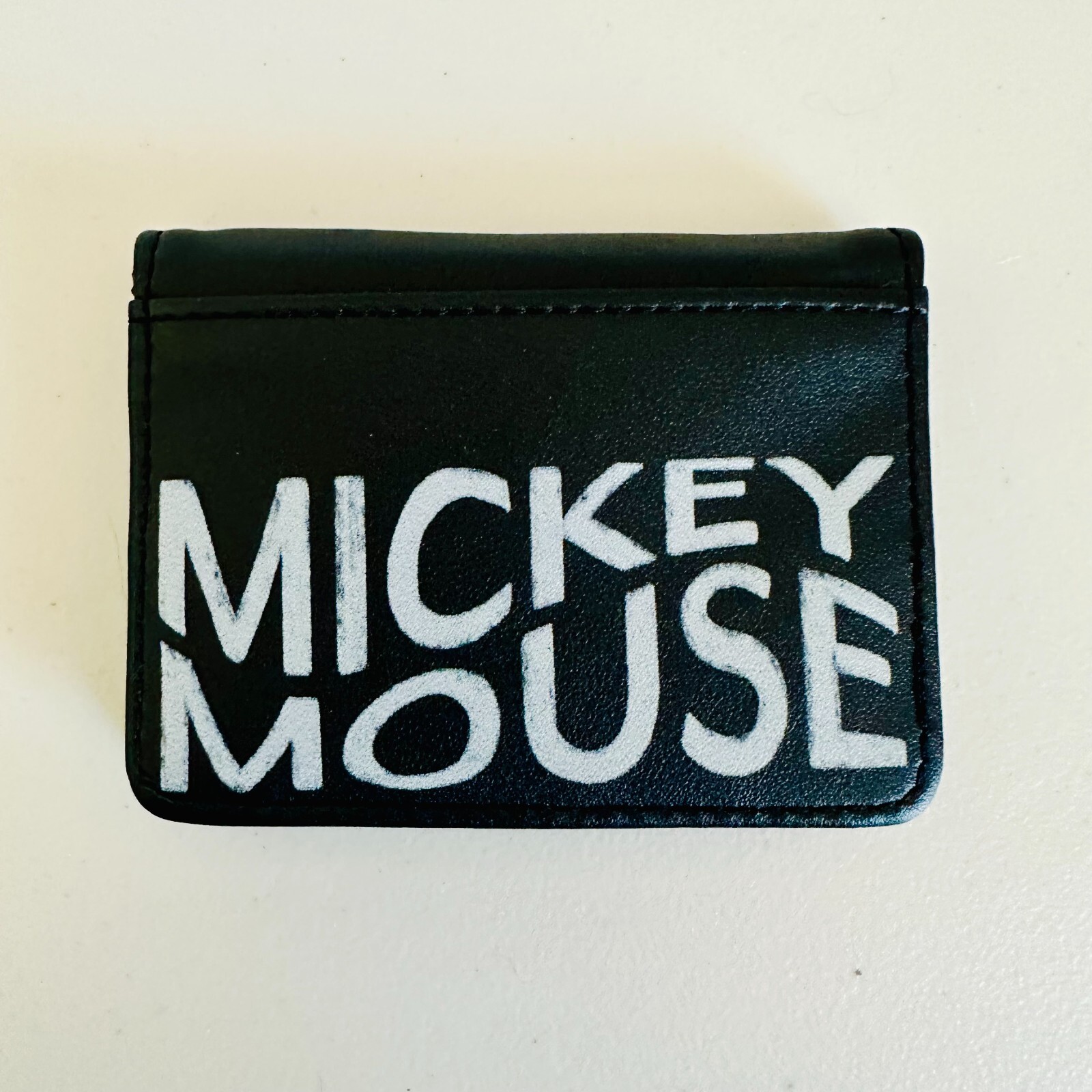 BIOWORLD MICKEY MOUSE 4-PIECE WRISTLET WALLET CARDHOLDER COSMETIC CASE GIFT SET