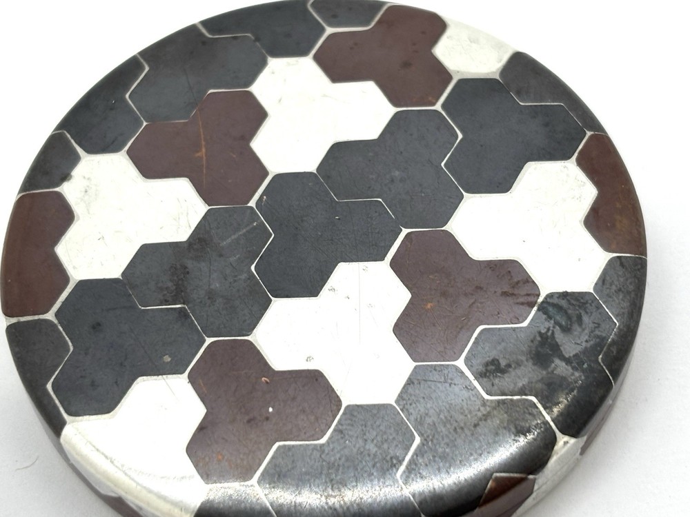 Vintage 950 grade Solid Silver Niello Compact Mirror Case - geometric pattern