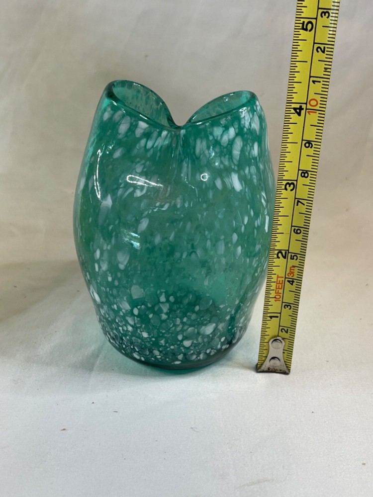 2 blown speckled bud Vases 5441