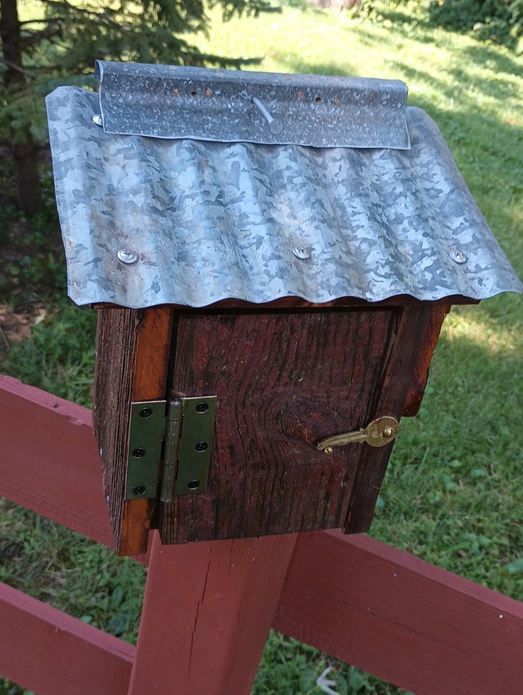 Rustic BIRDHOUSE made using salvaged and recycled material