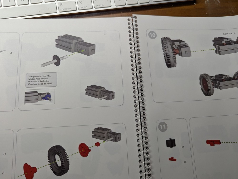 PCS Edventures Discover Robotics Programming Grade 6-8 kit books inventoried