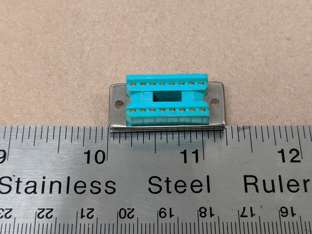 AUGAT 316-AG6A-R 16-Pin Panel Mount Socket 16P