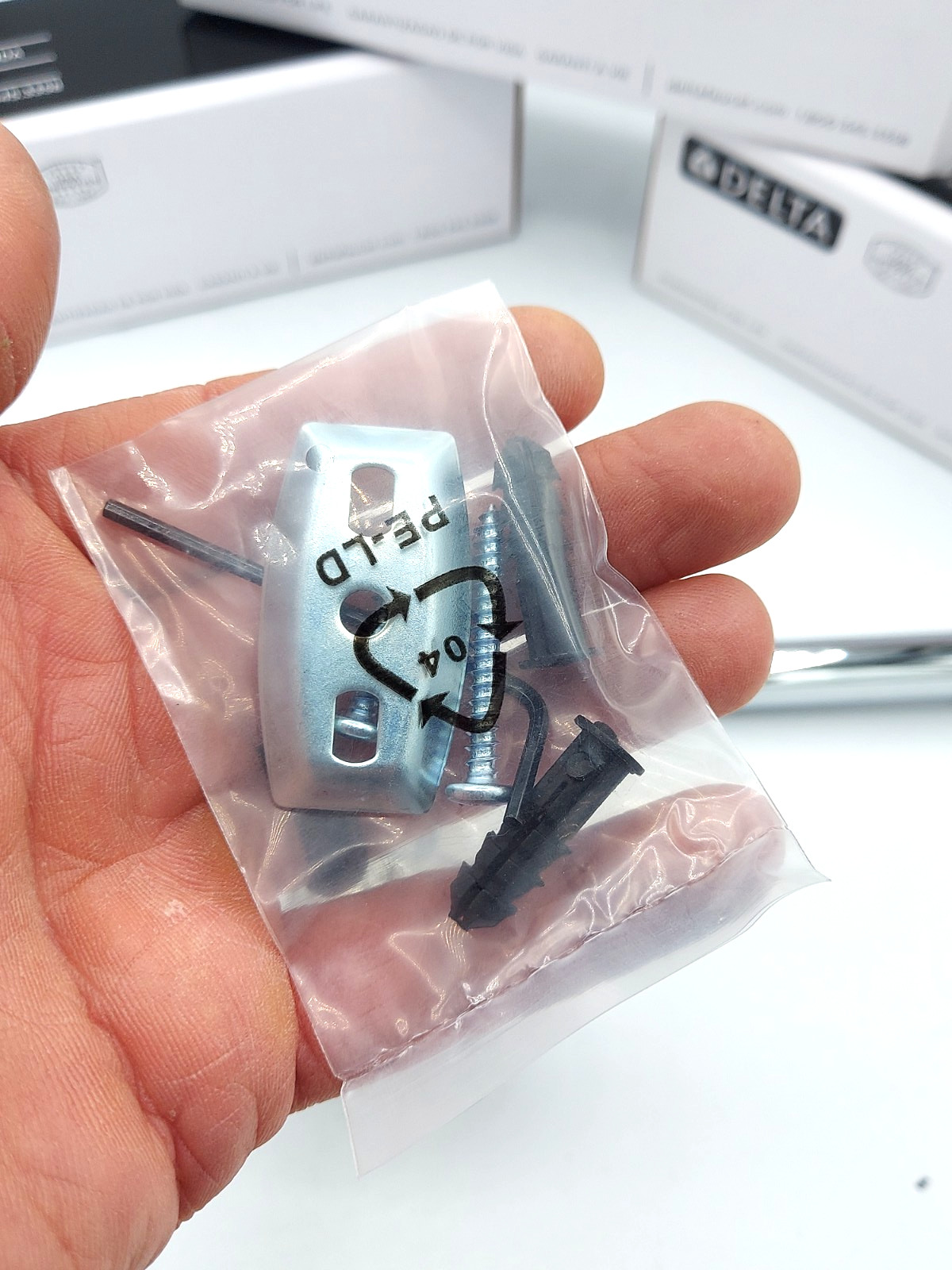 Delta Trinsic Single Post Toilet Paper Holder Polished Chrome 75950 **NEW**