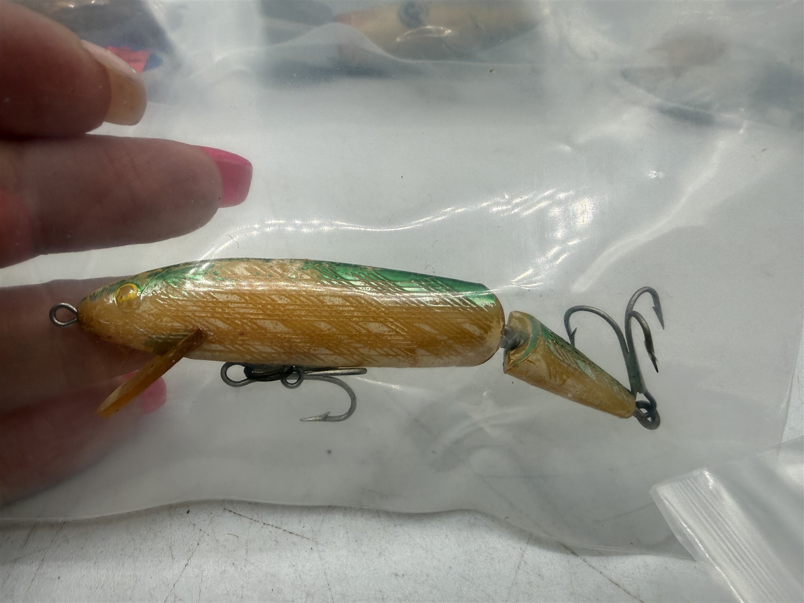 VINTAGE WOOD & PLASTIC FISHING LURE LOT OF 23