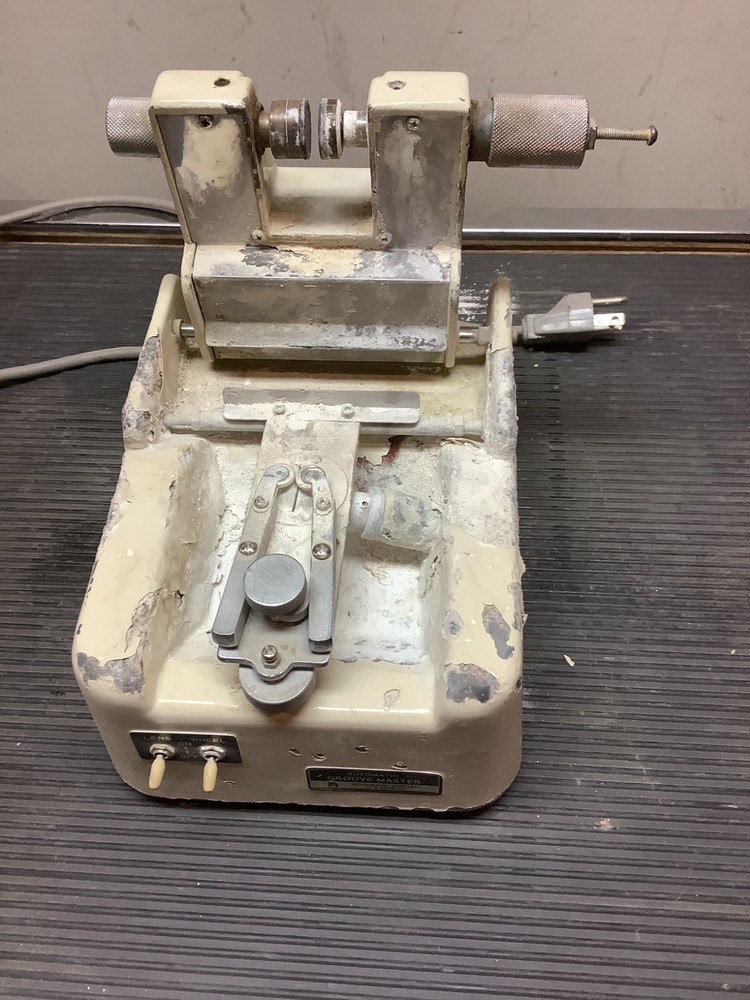 NOVAMATIC SYSTEMS AUTOMATIC GROOVEMASTER