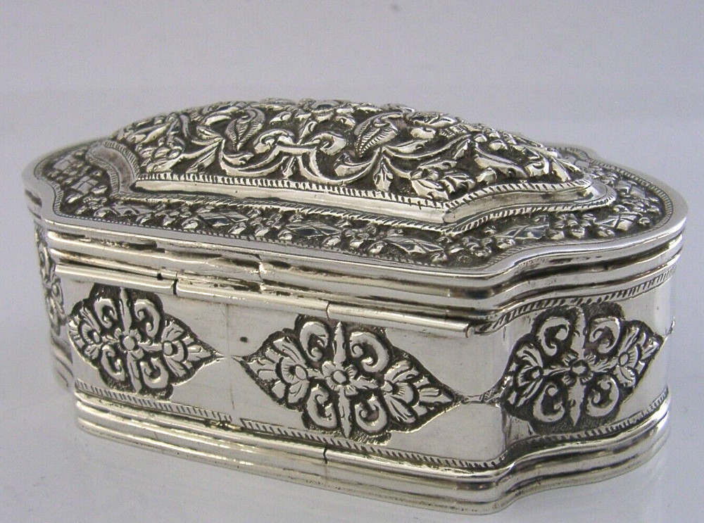 GOOD SIZE 132g INDIAN CEYLON SOLID SILVER TABLE BOX c1900 ANTIQUE