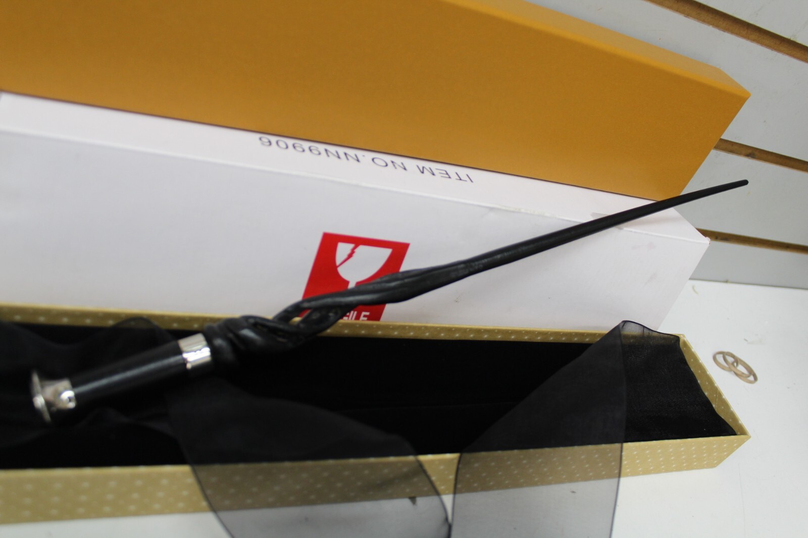 The Noble Collection - Albus Dumbledore's Wand in Collector's Box - 15.7in -40cm