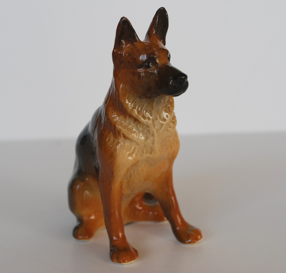 PORCELAIN Figurine DOG SHEPERD