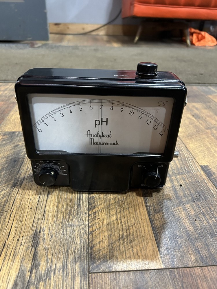 Analytical Measurements PH Model 707B with caring case