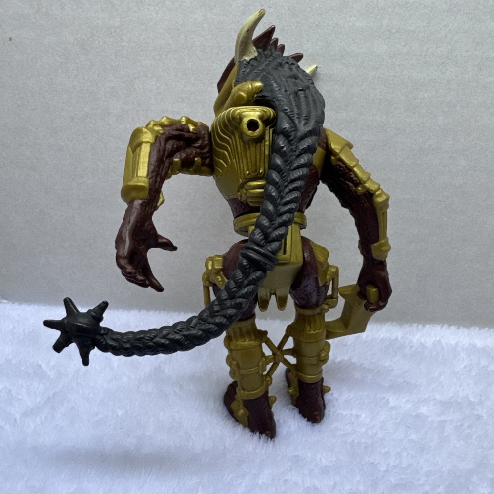 SPIKED TAIL PREDATOR - 1994 ALIENS VS PREDATORS