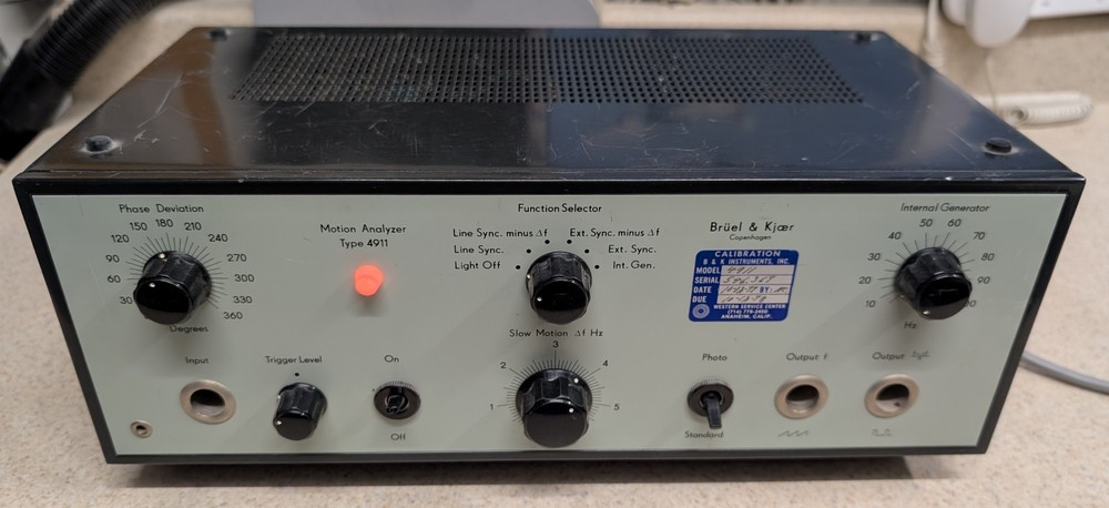 Bruel & Kjaer B&K Motion Analyzer Model 4911 With Strobe