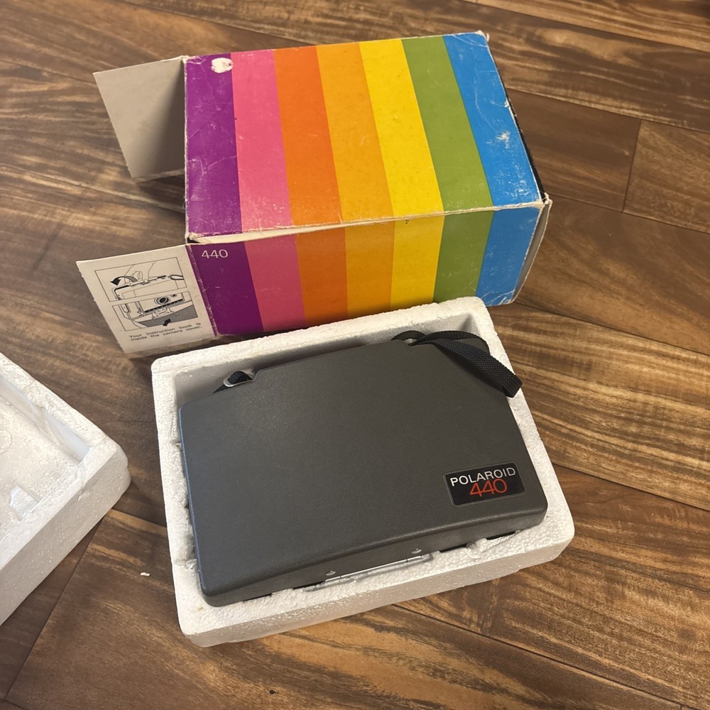 Polaroid 440 Land Camera