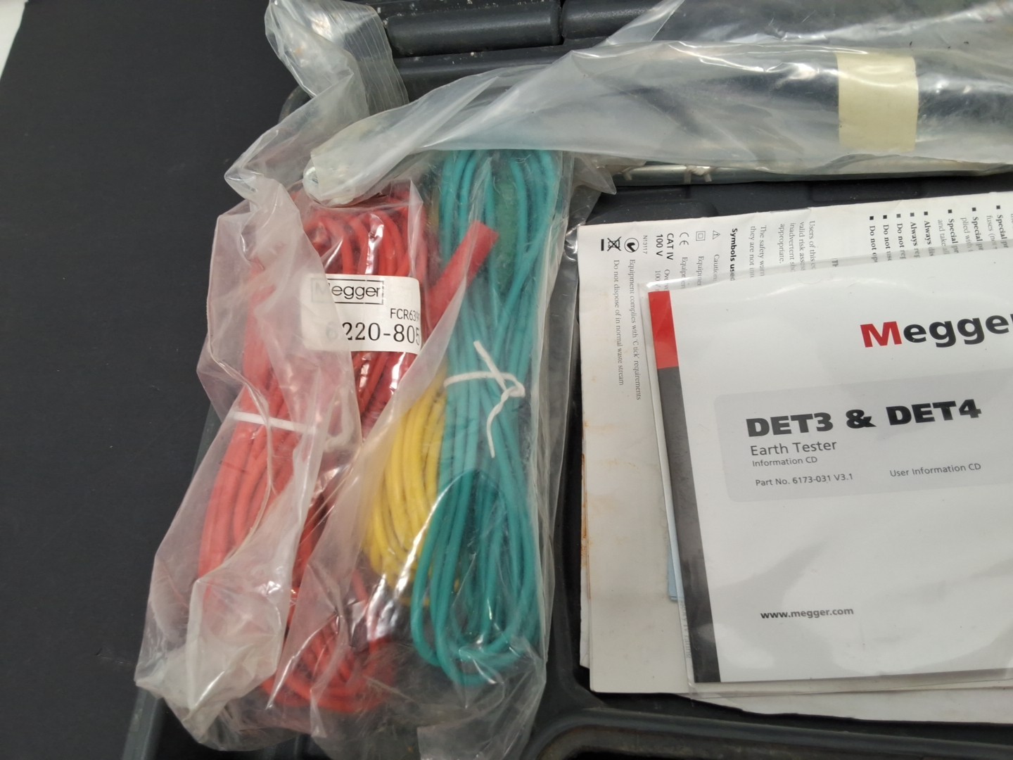 MEGGER DET3TD EARTH TESTER W/ACCESSORIES & CASE- FREE RETURNS- USED