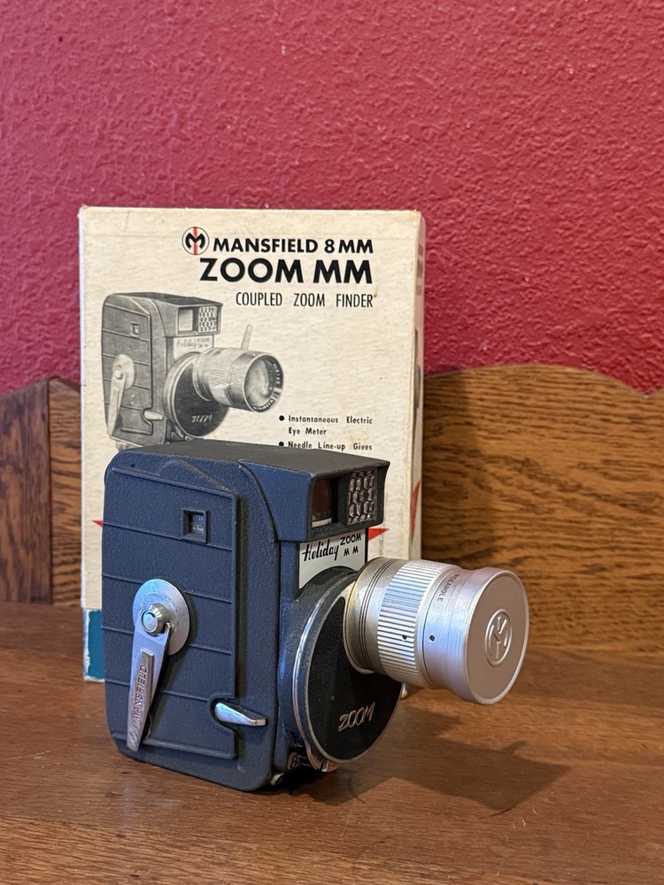 8MM Mansfield Holiday Zoom MM Automatic/Windup Movie Camera, (no Handle)