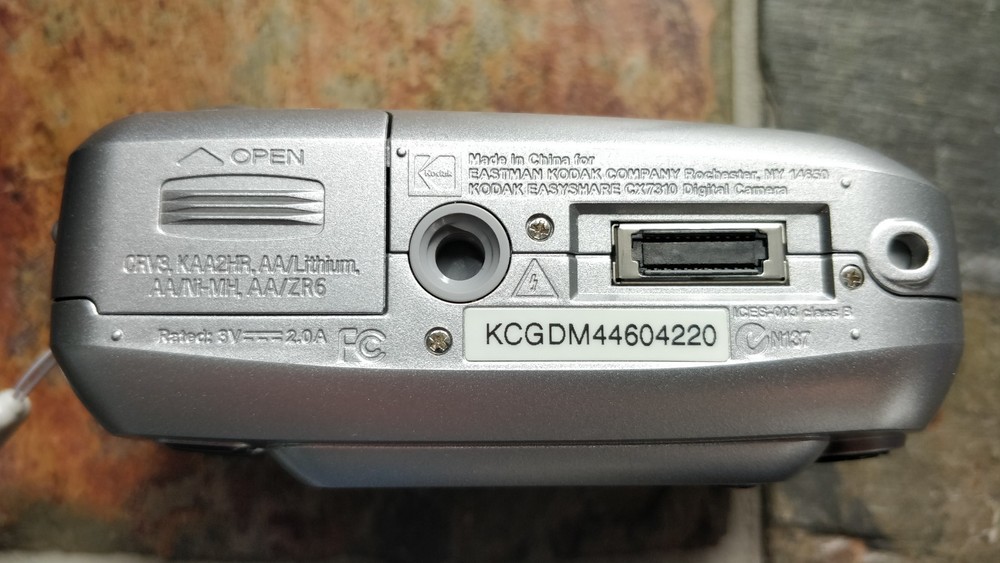 Kodak Easyshare CX7310 3.2MP Digital Compact Camera Silver Excellent