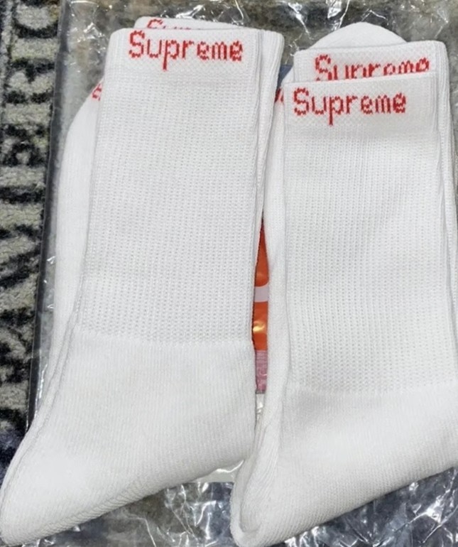 SUPREME SOCKS WHITE (2 PAIRS ONLY)AUTHENTIC