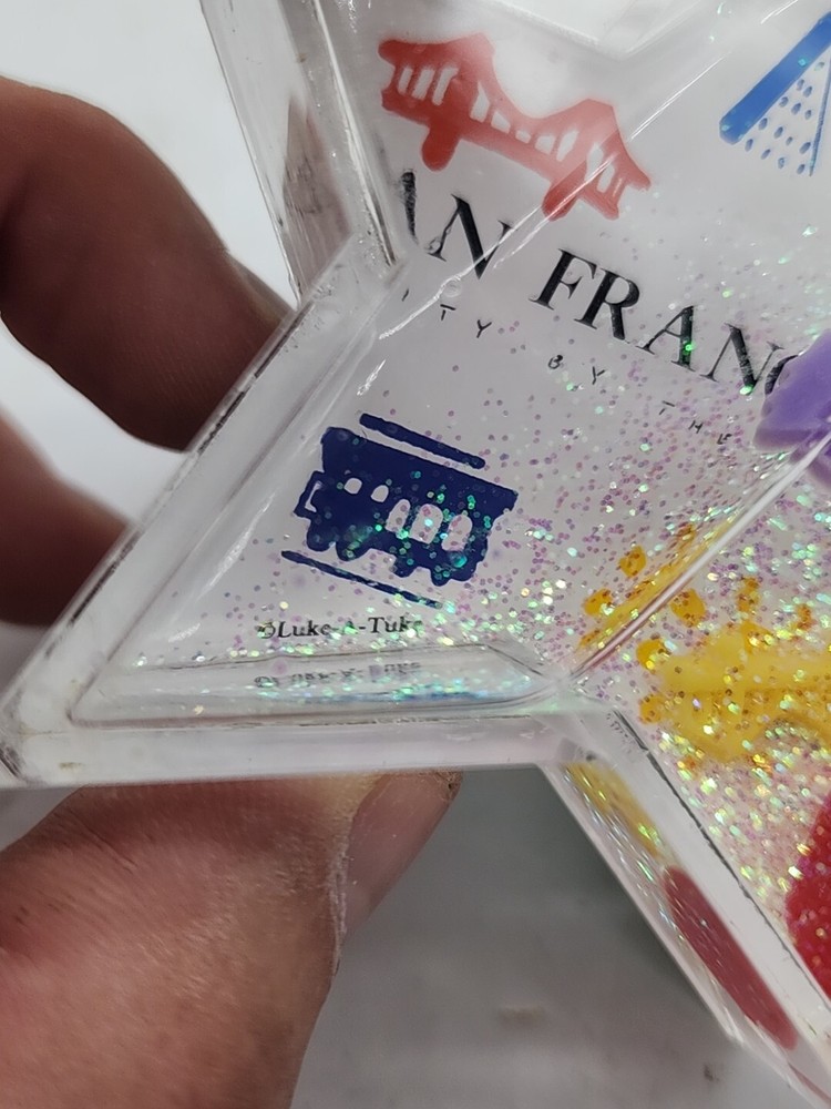 Small Star San Francisco Snow Globe 4".