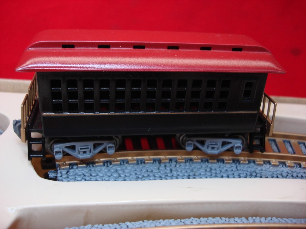 DESKTOP LOCOMOTIVE TRAIN SET - FELDSTEIN & ASSOC. - COMPLETE & GREAT CONDITION