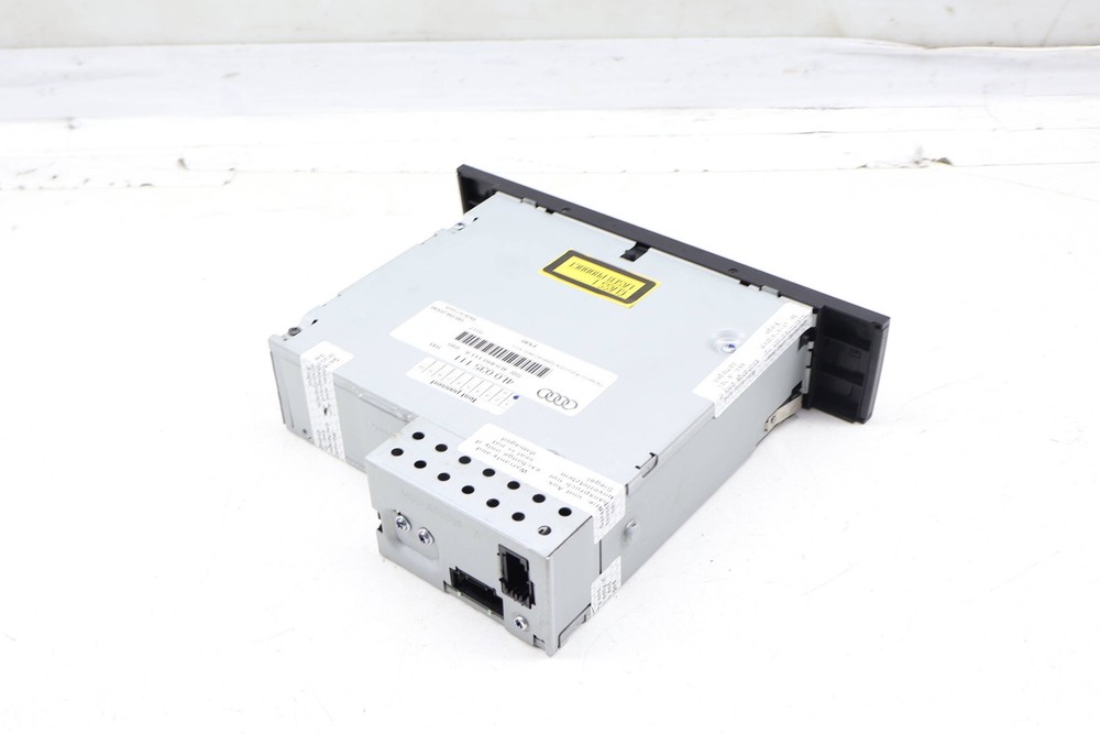 2007-2009 AUDI Q7 - 6 DISC CD Changer 4L0035111