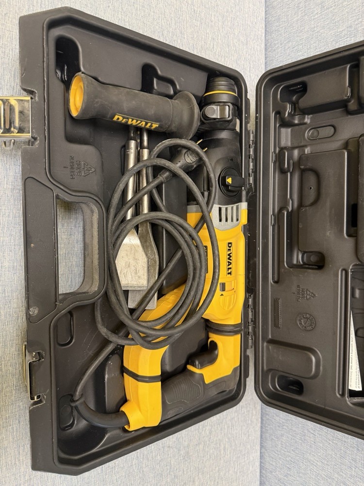 DEWALT D-Handle SDS Hammer Kit - D25263 W/ Case