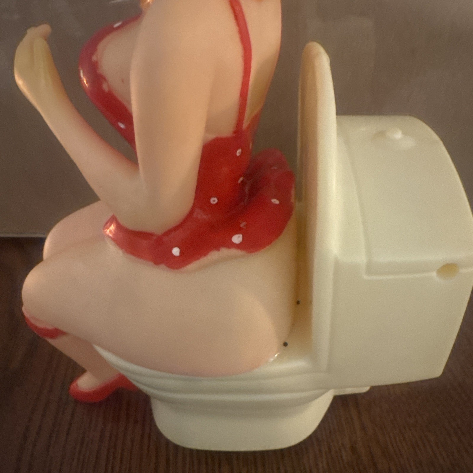 *Tested* Vintage Plastic Funny Action Toy Busy Lady