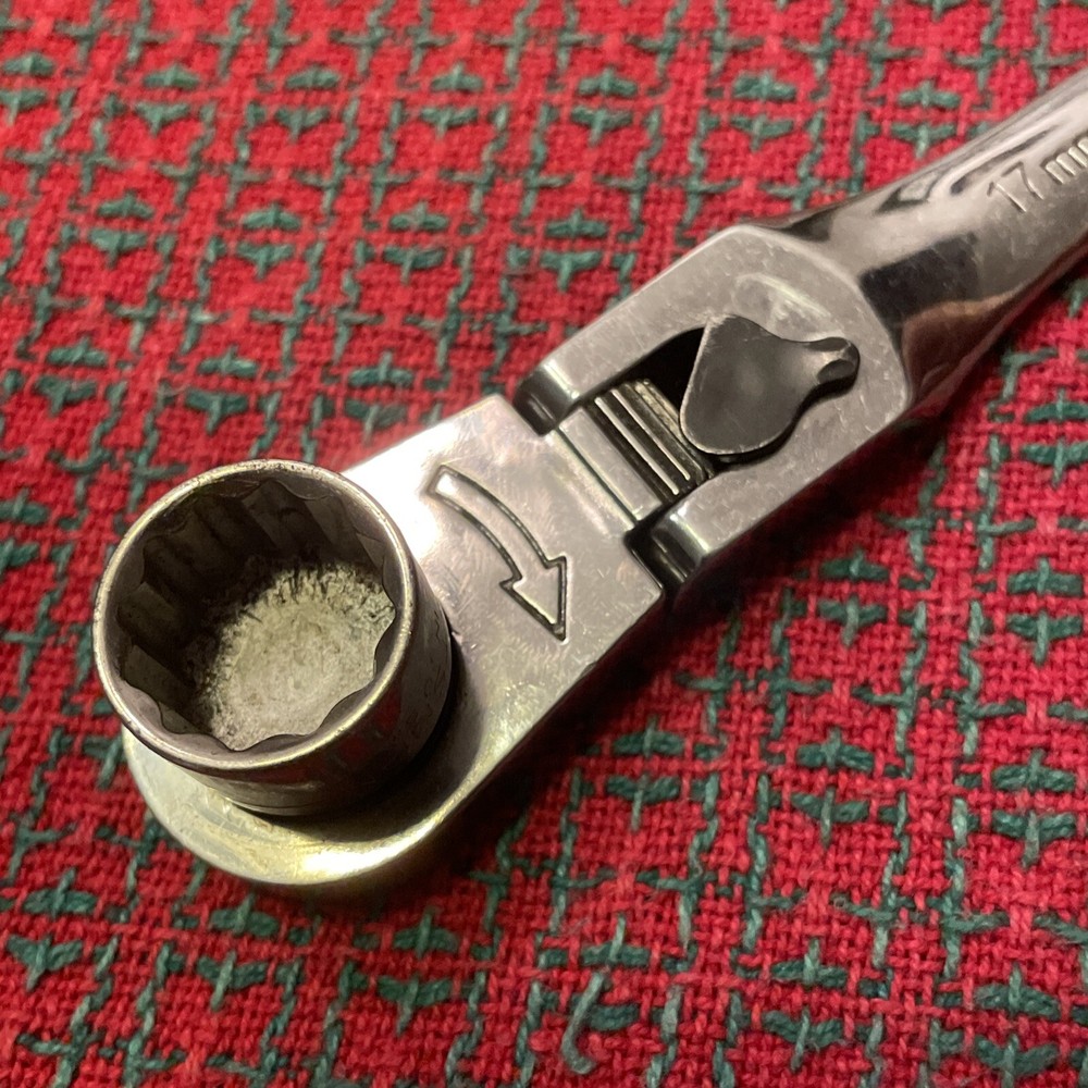 Craftsman 17mm Flex Ratcheting Wrench Locking Flex Head With Socket 42482 🇺🇸