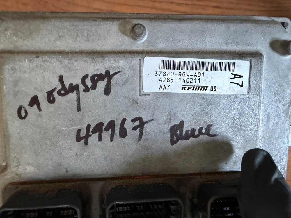 2009 HONDA ODYSSEY OEM Engine Computer Module ECM RGW-A01 Ignition Switch & Key