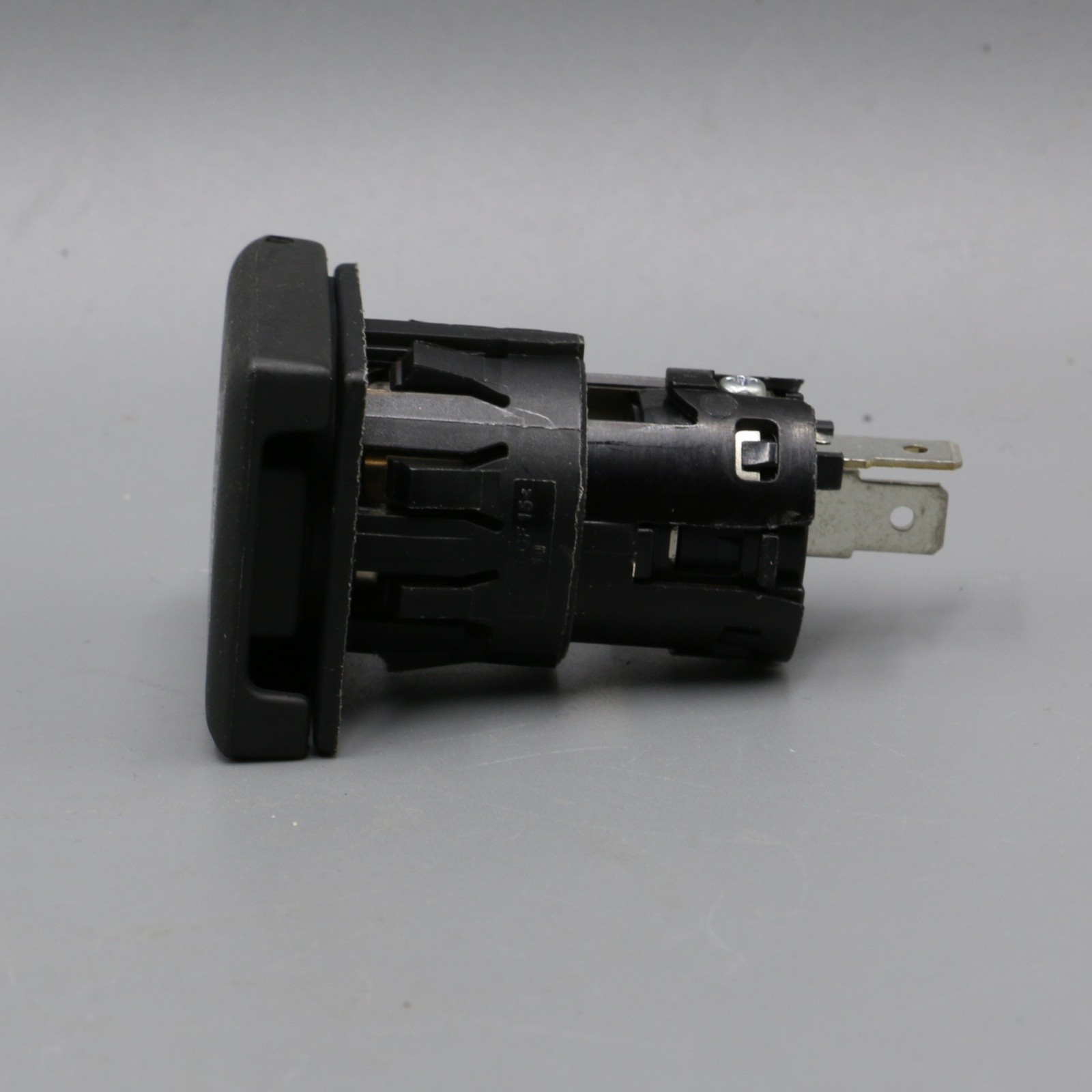 OEM Center Console Power Outlet Socket Assy For 2014-2024 Honda Acura US