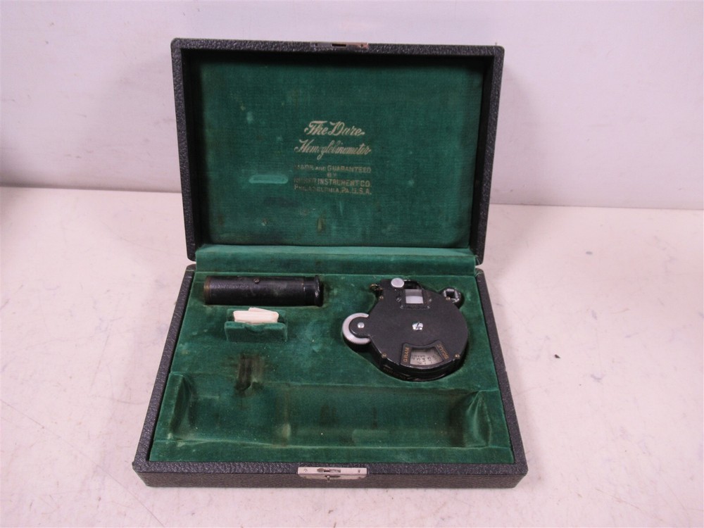 Vintage The Dare Hemoglobinometer Rieker Instruments with Case