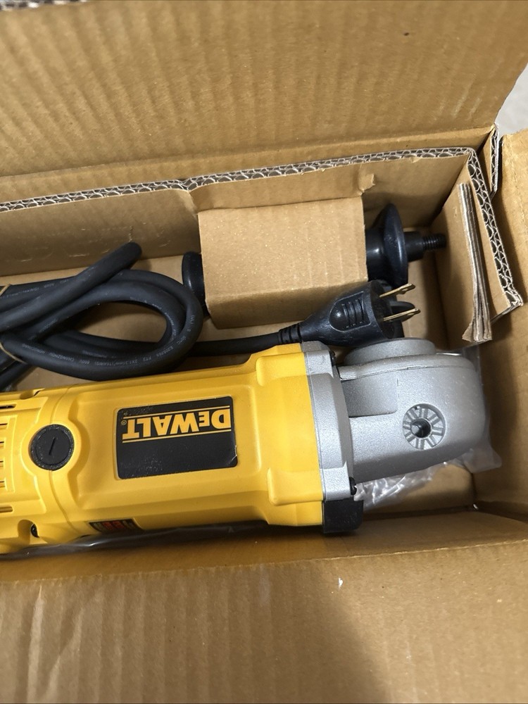 DEWALT DWP849 7 inch / 9 inch Variable Speed Polisher