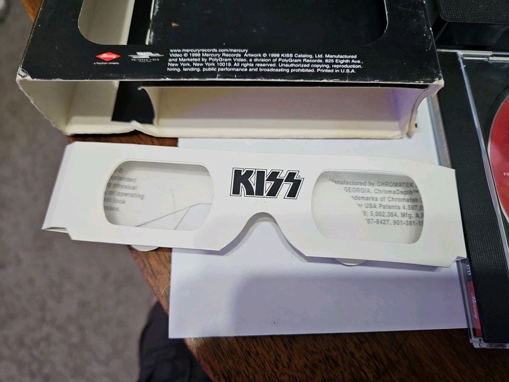KISS Psycho Circus 3D Video Limited Edition VHS + CD + Glasses Paul Stanley 1998