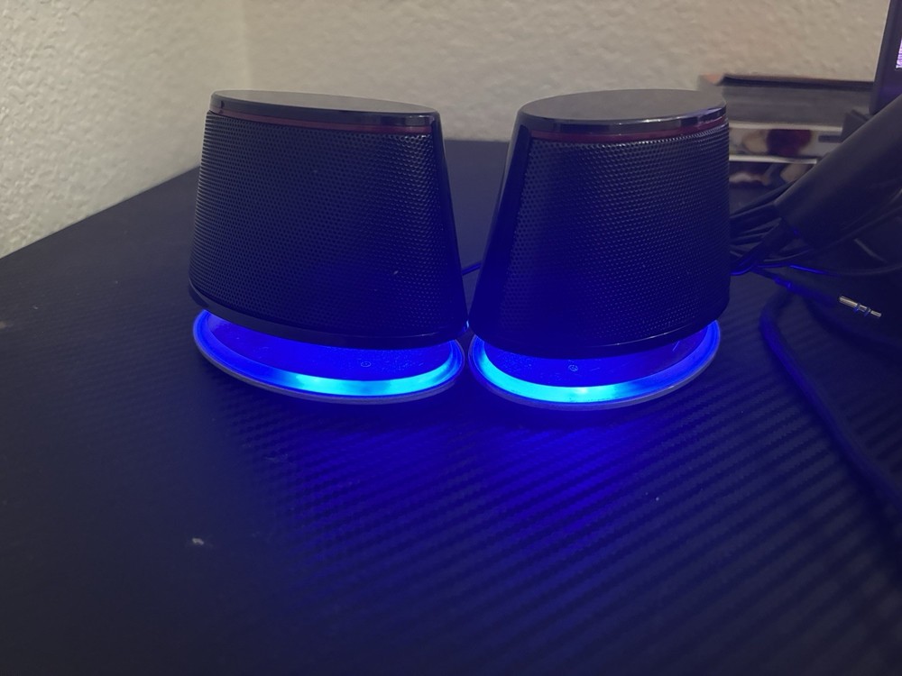 Black USB-Powered Wired 2.0 Channel Oval Plastic Computer Speakers Pair