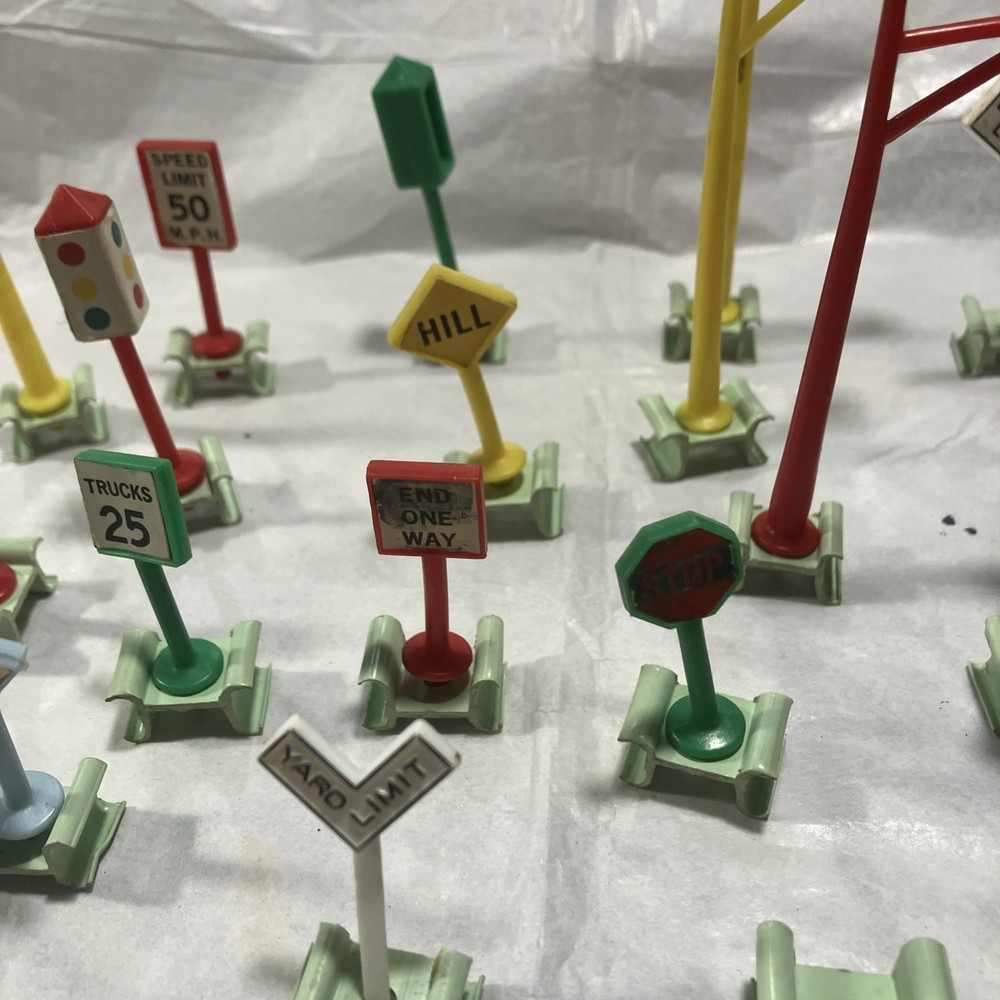 Vintage HO Scale Assorted RR & Traffic Signs, Light Posts And Extra Holders