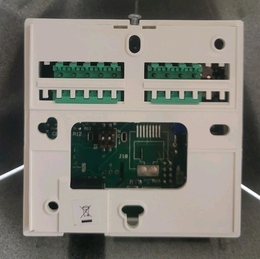 Johnson Controls Wall Mount Humidity/Temperature Sensor *HE-68N3-0N00WS