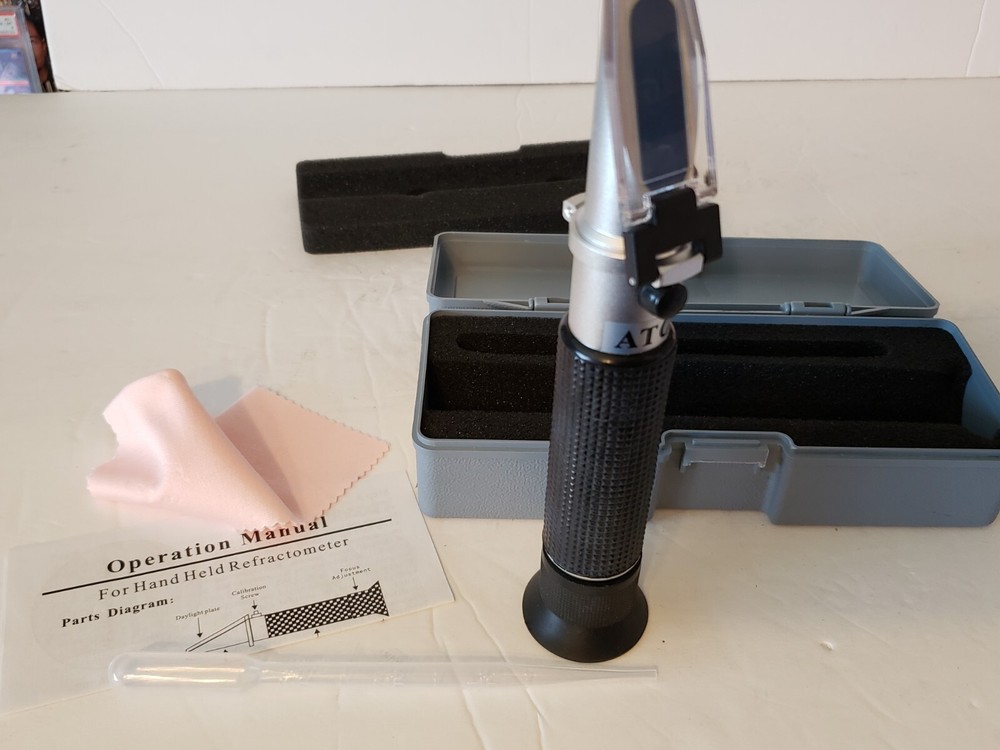 ATC Portable Refractometer With Case (READ DESCRIPTION)