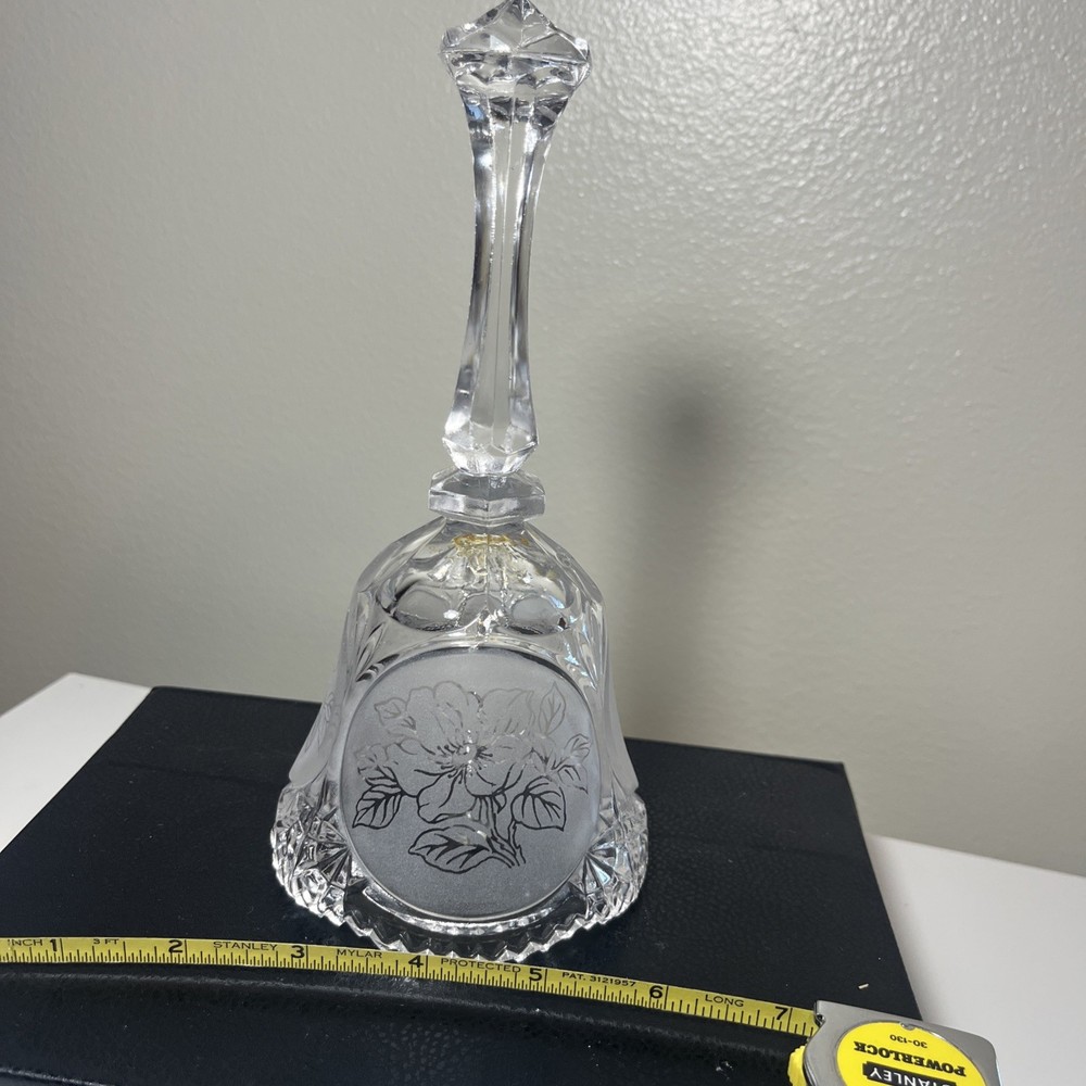 Crystal Bell Eith Etched Magnolia