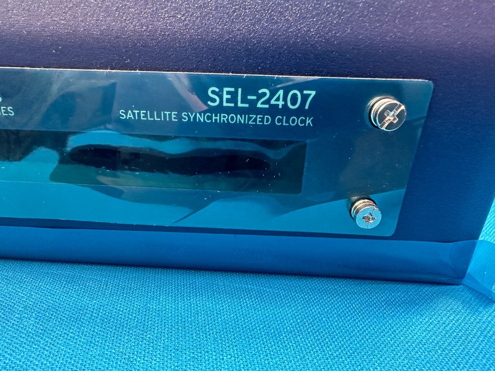 Schweitzer Engineering SEL-2407 Satellite Synchronized Clock 240700033
