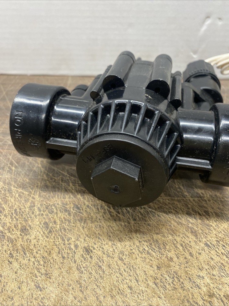 Rain Bird Threaded Flow Valve 1 1/2" HD-05