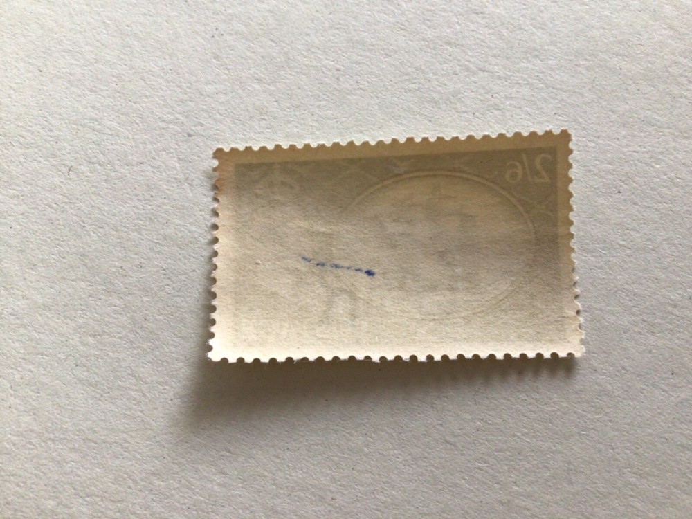 G. B. high value lightly mounted mint stamp A13122
