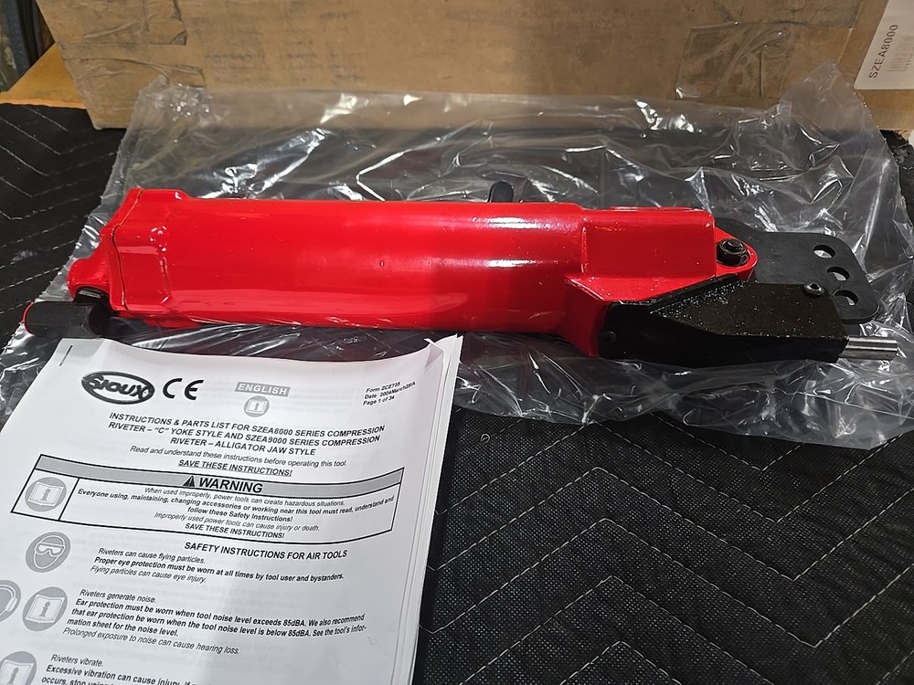 SIOUX Tools Compression Riveter SZEA8000 Max Force ( No Jaw ) Tool Only