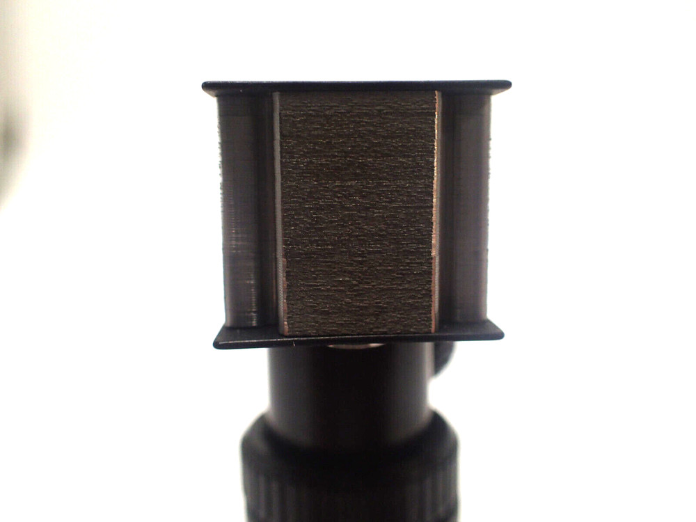 THORLABS POST HOLDER / BASE BA1S w/ VISIBLE BEAM BLOCK