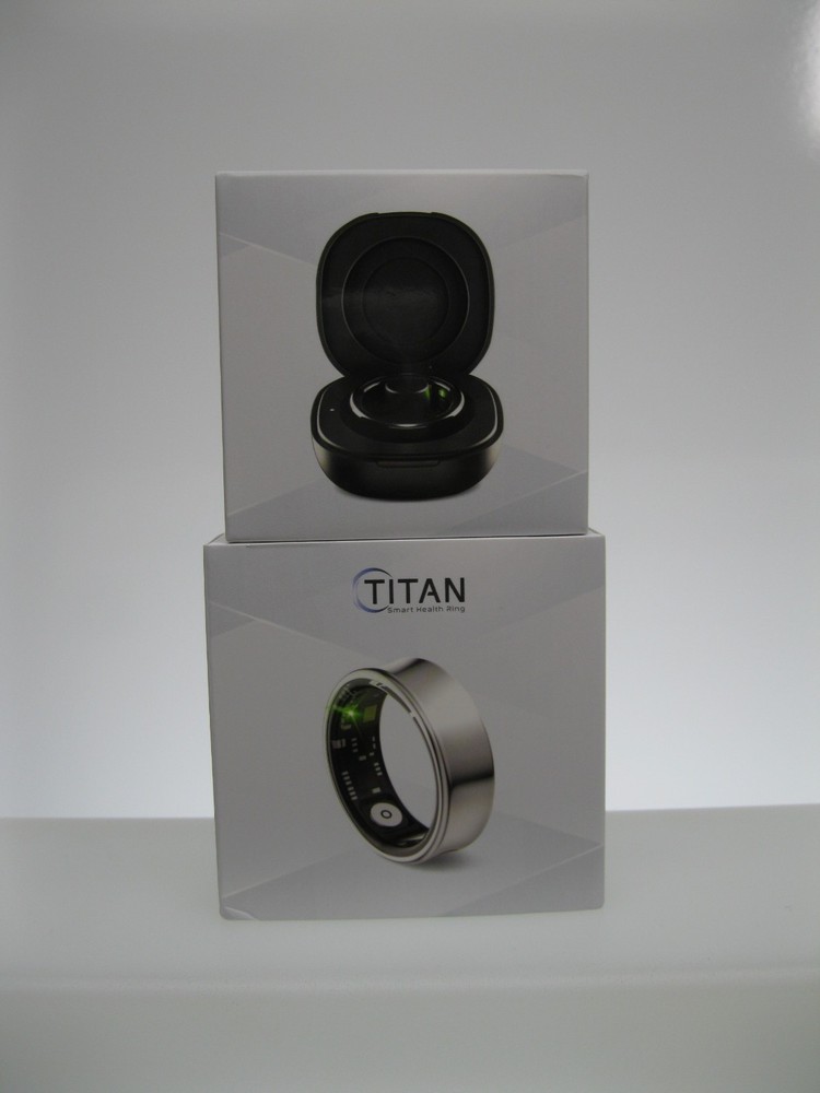 Titan Smart Health Ring - Size 11 + Charging Case