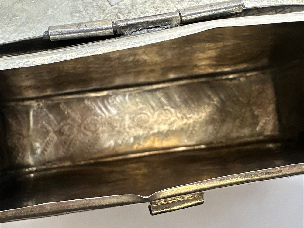 Vintage Moroccan Silver Plate Shouldered Small Metal Engraved Design Purse.