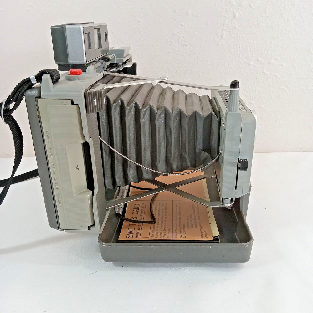 Polaroid 440 Automatic Land Camera